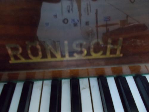 Se Vende pianos vertical marca Ronich El pia - Imagen 3