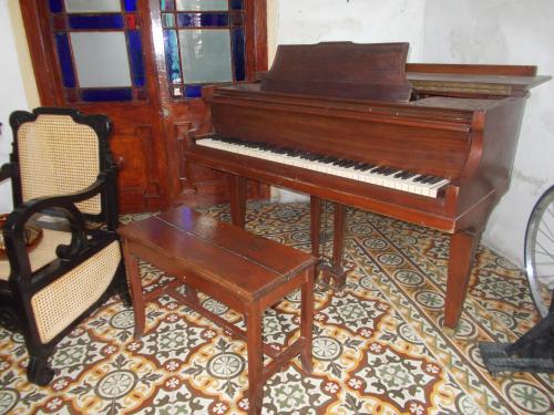 GRAND PIANO marca Howard en venta El piano e - Imagen 1