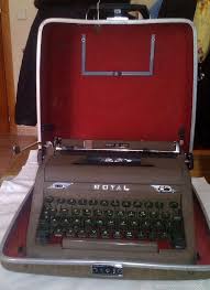 Se vende maquina de escribir royal del año 5 - Imagen 1