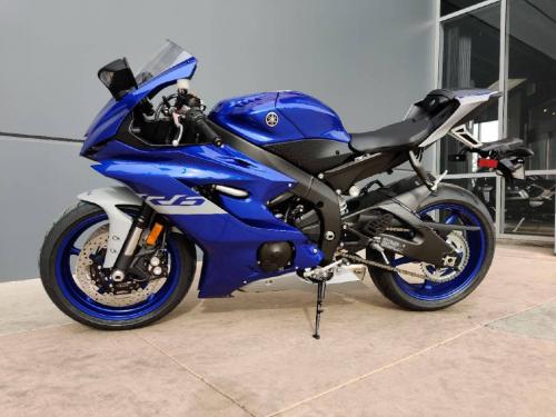 This YZF R6 Motorcycle is of no accident reco - Imagen 1